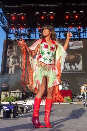 April 24, 2026, Indio, California, U.S: Musician ELLA LANGLEY during Stagecoach Music Festival at Empire Polo Club in Indio, California Indio U.S  - ZUMAs135 20260424_zap_s135_010 Copyright: xDanielxDeSloverx
