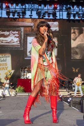 April 24, 2026, Indio, California, U.S: Musician ELLA LANGLEY during Stagecoach Music Festival at Empire Polo Club in Indio, California Indio U.S  - ZUMAs135 20260424_zap_s135_009 Copyright: xDanielxDeSloverx