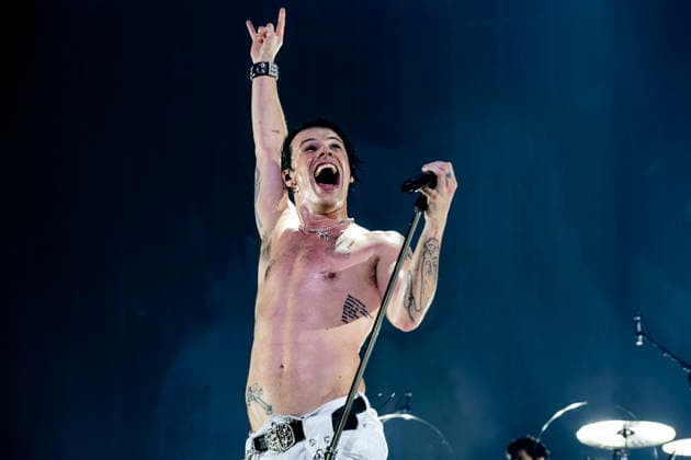 Yungblud performing live at The O2, London 24 April 2026 YUNGBLUD (Dominic Richard Harrison) is an English singer, songwriter, and actor. He is know for his outlandish shows and outfits. He has released two albums - his most recent Weird!, was released in late 20 and peaked atop the UK Albums Chart, and reached number 75 on the US Billboard 200. He appeared in Emmerdale and The Lodge before beginning his music career This tour is called: Idols - The World Tour for his third album of the same name, Credit:Dafydd Owen Avalon The O2 Arena, North Greenwich, London  Copyright: xDafyddxOwenx xAvalonx 1094127851