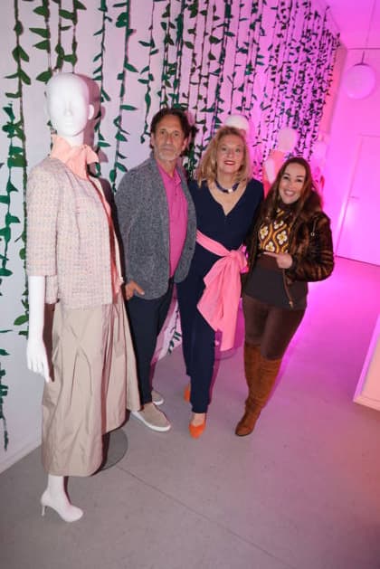 Falk-Willy Wild, Anja Gockel und Claudia Campus bei der Anja Gockel Fashion Show Frisches für die Sinne im Showroom Paris 44 by Anja Gockel. Berlin, 10.04.2026 Copyright: xAgenturxMatthiasxWehnertx xR.xduxVinagex