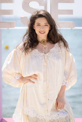 The 9th Canneseries International Festival - Le Rouge Et Le Noir Photocall Zoé Adjani-Vallat attends the Le Rouge Et Le Noir Photocall at the 9th Canneseries International Festival on April 25, 2026 in Cannes, France Photo by Shootpix ABACAPRESS.COM Cannes France  Copyright: xShootpix ABACAx