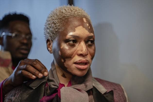 South African Fashion Week JOHANNESBURG, SOUTH AFRICA - APRIL 25: Models complete their final preparations ahead of the runway show as South African Fashion Week (SAFW) held at the Vrtuosus Studio in Johannesburg, South Africa on April 25, 2026. The event showcased Spring Summer 2026 collections, bringing together designers and fashion professionals. Ihsaan Haffejee Anadolu Johannesburg South Africa. Editorial use only. Please get in touch for any other usage.  Copyright: x2026xAnadoluxIhsaanxHaffejeex