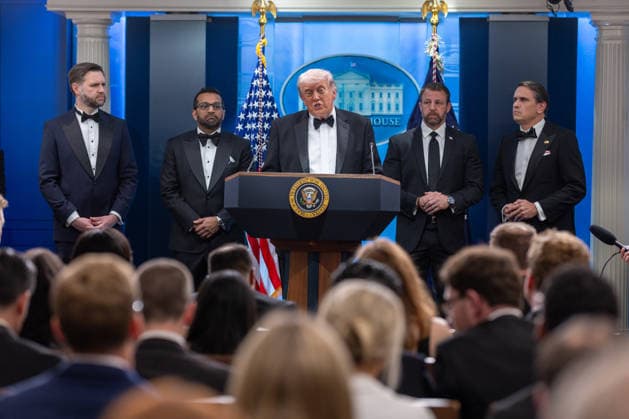 US White House Press Conference April 25 US President Donald Trump addresses reporters during a press conference in the Brady Briefing Room at the White House in Washington, DC, on April 25, 2026. Trump delivered remarks after the annual White House Correspondents™ Association Dinner was canceled following reports of a possible shooting. Washington DC District Of Columbia United States Copyright: xMehmetxEserx