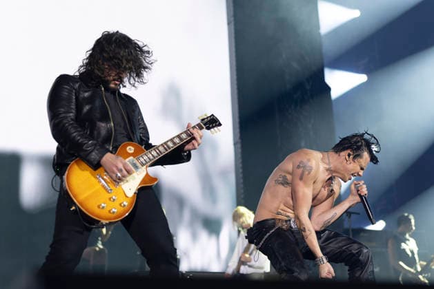 Yungblud performs at AO Arena Yungblud performs at AO Arena, Manchester, England, 25th April 2026, Credit:Mike Gray Avalon  Copyright: xMikexGrayx xAvalonx 1094364301