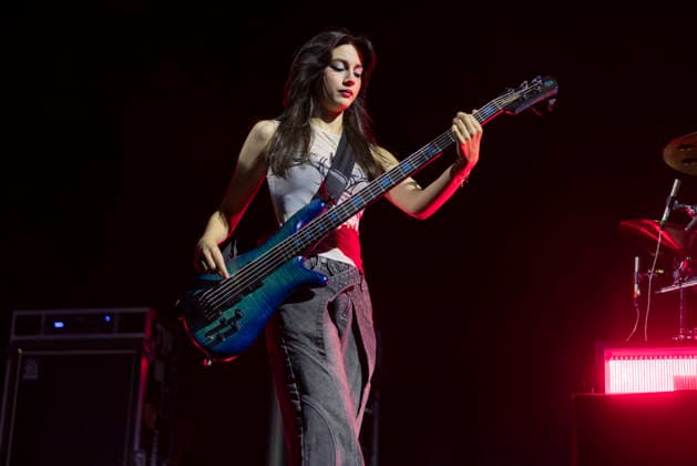 The Warning perform at AO Arena Bassist Alejandra Villarreal VÃ lez of Mexican rock band The Warning performs at AO Arena, Manchester, 25th April 2026, Credit:Mike Gray Avalon  Copyright: xMikexGrayx xAvalonx 1094365845