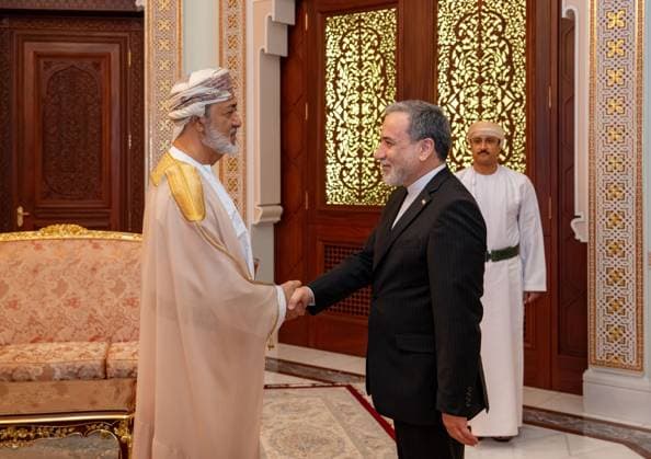 Sultan Haitham bin Tariq of Oman receives Iranian Foreign Minister Abbas Araqchi during an official meeting to discuss bilateral relations and regional developments Sultan Haitham bin Tariq of Oman receives Iranian Foreign Minister Abbas Araqchi during an official meeting to discuss bilateral relations and regional developments in Muscat, Oman. April 26, 2026. Photo by Sultan of Oman Press Office APA Images Muscat Muscat Oman 260426_Oman_OPO_00(3) Copyright: xapaimagesxSultanxofxOmanxPressxOffice xAPAxImagesx