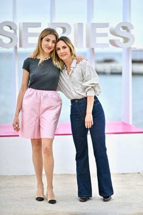 9th Cannes Series - Chamouxland Photocall. FC CANNES, FRANCE - APRIL 26 Cloe Bailly and Camille Chamoux attends the Chamouxland Photocall at the 9th Canneseries International Festival at Plage Du Majestic on April 26, 2026 in Cannes, France. Photo by Franck Castel ABACAPRESS.COM Cannes France  Copyright: xCastelxFranck ABACAx