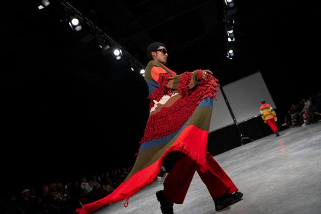 (260426) -- JOHANNESBURG, April 26, 2026 -- A model presents a creation during the South African Fashion Week in Johannesburg, South Africa, April 25, 2026. (Photo by Xinhua) SOUTH AFRICA-JOHANNESBURG-FASHION WEEK IhsaanxHaffejee 