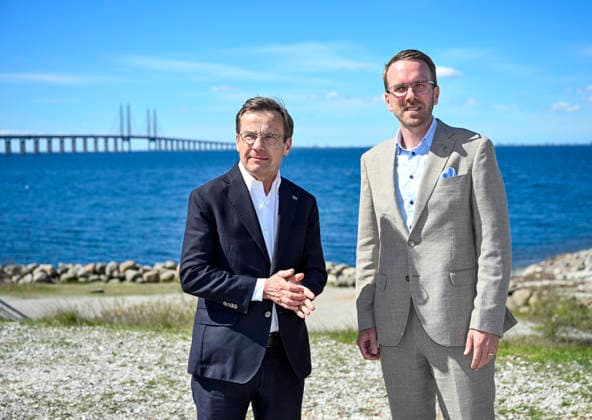 MALMÖ 2026-04-26 Statsminister Ulf Kristersson (M) och infrastruktur- och bostadsminister Andreas Carlson (KD), vid söndagens presskonferens pa Luftkastellet vid Öresundsbron i Malmö gällande satsningar pa infrastruktur. MALMÖ SVERIGE x50090x *** MALMÖ 2026 04 26 Prime Minister Ulf Kristersson M and Minister of Infrastructure and Housing Andreas Carlson KD, at Sundays press conference at the Air Base at the Öresund Bridge in Malmö regarding investments in infrastructure MALMÖ SWEDEN x50090x  Copyright: xJohanxNilssonx xTTx REGERINGEN INFRASTRUKTIRSATSNINGAR MALMÖ KIlY_RQKLDE