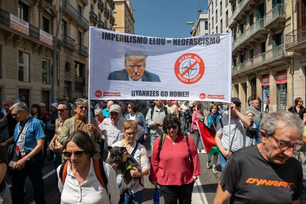 Demonstration in Barcelona Against the war, overthrow the rearmament NATO no Basta de complicidad con Israel People carry banner with slogan Imperialism USA neofascism Yankees go home during the demonstration Against the war, overthrow the rearmament NATO no Basta de complicidad con Israel , on April 26, 2026, in Barcelona, Catalonia Spain The protest is driven by the Campaign against military spending, militarism and militarism and other pacifist, antimilitarist and Palestine solidarity groups The manifesto demands to the Spanish government a total arms embargo on Israel and the breaking of economic, commercial and military relations with that country 26 APRIL 2026 Lorena Sopê Barcelona, Catalunya Barcelona, Catalunya Espana  Copyright: xLorenaxSopÃªnax 7473377