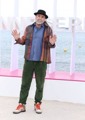 Eric Cantona Photocall Brigade Anonyme sur la plage du Majestic lors de la 9ème édition de CanneSeries à Cannes le 26 Avril 2026 Denis Guignebourg Bestimage Celebrities at the 9th edition of Canneseries in Cannes on 26 04 2026 Cannes France  Copyright: xDenisxGuignebourgx xBestimagexDenisxGuignebourgx xBestimagex