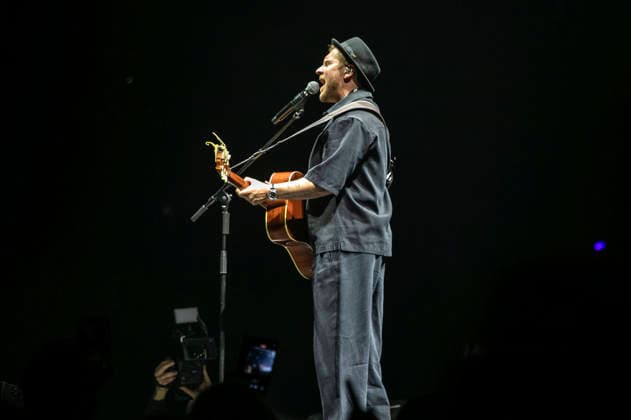 Johannes Oerding live bei einem Konzert seiner Arena-Tourin der ZAG-Arena. Hannover, 25.04.2026
