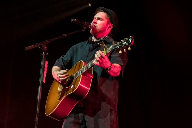 Johannes Oerding live bei einem Konzert seiner Arena-Tourin der ZAG-Arena. Hannover, 25.04.2026