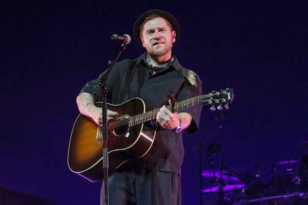 Johannes Oerding live bei einem Konzert seiner Arena-Tourin der ZAG-Arena. Hannover, 25.04.2026