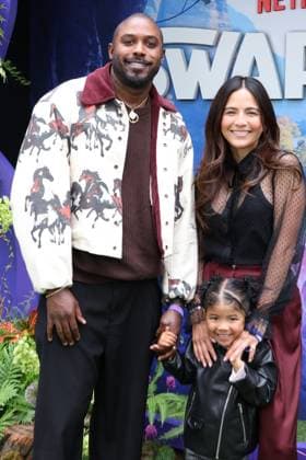 LOS ANGELES, CALIFORNIA - APRIL 26:Joshua Rhodes, Saylor Rhodes and Erin Lim Rhodes attend the Premiere of Netflix s Swapped at Netflix Tudum Theater on April 26, 2026 in Los Angeles, California. Copyright: xAdMediax MediaPunchx