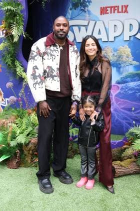 LOS ANGELES, CALIFORNIA - APRIL 26:Joshua Rhodes, Saylor Rhodes and Erin Lim Rhodes attend the Premiere of Netflix s Swapped at Netflix Tudum Theater on April 26, 2026 in Los Angeles, California. Copyright: xAdMediax MediaPunchx