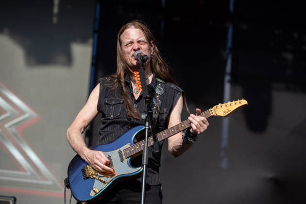 SaO PAULO, SP - 26.04.2026: BANGERS OPEN AIR 2026 - Presentation of the American hard rock band Winger this Sunday (26), during the second day of the Bangers Open Air festival. The band& 39;s lineup consists of Kip Winger (Bassist and Vocalist), Reb Beach (Guitar and Backing Vocalist), Rod Morgenstein (Drums, Percussion and Backing Vocalist) and John Roth (Keyboards, Guitar and Backing Vocalist). x2933027x  EmersonxSantos