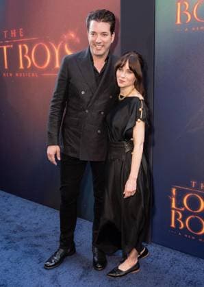 April 26, 2026, Bronx, New York, USA: Jonathan Scott and Zooey Deschanel attend Lost Boys opening night on Broadway at Palace Theatre in New York, NY on April 26, 2026. Bronx USA  - ZUMAr339 20260426_znp_r339_113 Copyright: xLevxRadinx