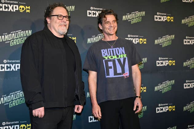 The Mandalorian and Grogu Photocall - CCXP Director Jon Favreau and actor Pedro Pascal pose for photos during The Mandalorian and Grogu photocall as part of the pop culture festival CCXP Comic Con Experience at Centro Banamex on April 26, 2026 in Mexico City, Mexico. (Photo by Carlos Tischler Eyepix Group) Copyright: xCarlosxTischler xEyepixxGroupx CT_26042026_182490