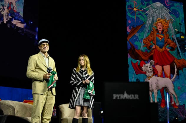 April 26, 2026, Mexico City, Ciudad de Mexico, Mexico: Actress Milly Alcock and Director Craig Gillespie show the Mexican national soccer team jerseys during a conference to promote Supergirl movie at the pop culture festival CCXP Comic Con Experience at Centro Banamex on April 26, 2026 in Mexico City, Mexico. Mexico City Mexico  - ZUMAe321 20260426_zea_e321_122 Copyright: xCarlosxTischlerx