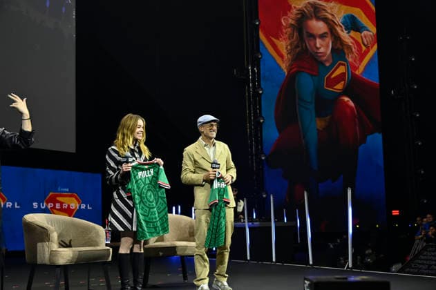 April 26, 2026, Mexico City, Ciudad de Mexico, Mexico: Actress Milly Alcock and Director Craig Gillespie show the Mexican national soccer team jerseys during a conference to promote Supergirl movie at the pop culture festival CCXP Comic Con Experience at Centro Banamex on April 26, 2026 in Mexico City, Mexico. Mexico City Mexico - ZUMAe321 20260426_zea_e321_114 Copyright: xCarlosxTischlerx