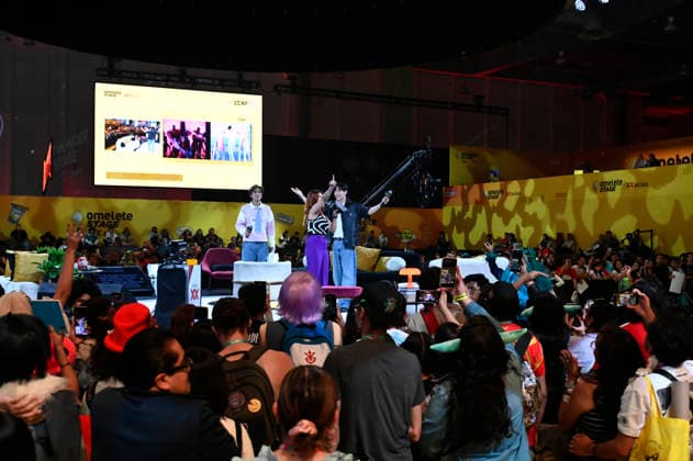 April 26, 2026, Mexico City, Ciudad de Mexico, Mexico: Kevin Woo sings for the fans during a conference at the pop culture festival CCXP Comic Con Experience at Centro Banamex on April 26, 2026 in Mexico City, Mexico. Mexico City Mexico  - ZUMAe321 20260426_zea_e321_243 Copyright: xCarlosxTischlerx