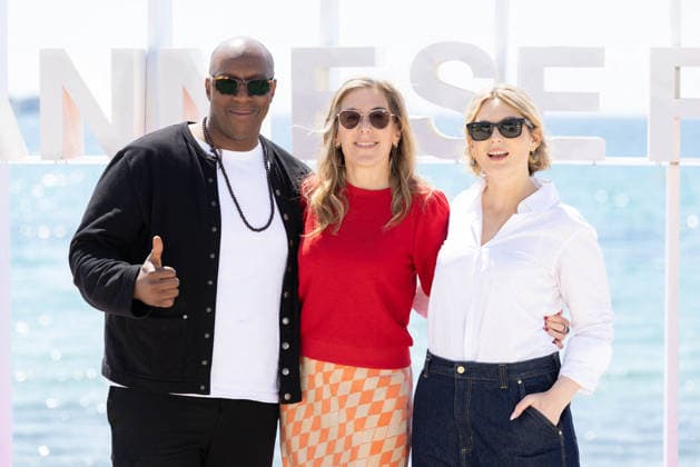 The 9th Canneseries International Festival - Jury Doc Photocall Amy Berg, Oxmo Puccino, Léa Camilleri attend JURY DOC Photocall at the 9th Canneseries International Festival at Plage Du Majestic on April 27, 2026 in Cannes, France. Photo by ShootPix ABACAPRESS.COM Cannes France  Copyright: xShootpix ABACAx