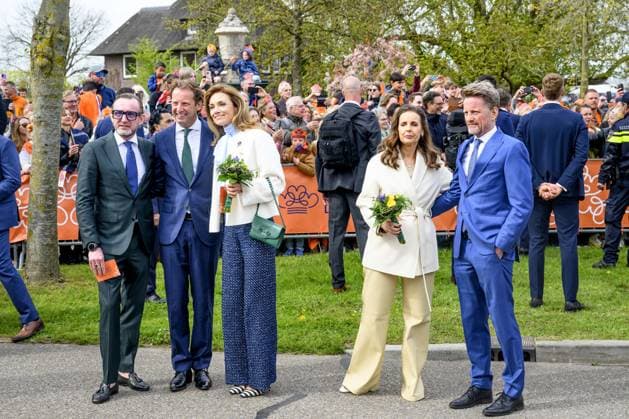 Dokkum, The Netherlands, 2026-04-27 11:09:09 DOKKUM, 27-04-2026 , Dokkum City Centre Prince Bernard (L), Prince Floris and Princess Aimeen (M), Prince Pieter-Christiaan and Princess Anita (R) during King s Day 2026 in Dokkum NLImage Patrick van Emst Credit: NL Beeld Patrick van Emst  Copyright: xx x
