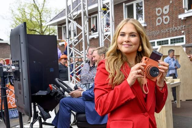 Dokkum, The Netherlands, 2026-04-27 11:37:03 DOKKUM, 27-04-2026 , Dokkum City Centre Princess Amalia during King s Day 2026 in Dokkum Photo: NLBEELD Patrick van Emst Credit: NL Beeld Patrick van Emst  Copyright: xx x