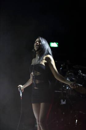 Maggie Lindemann bei einem Konzert im Hole 44 in Berlin, 27. April 2026. Maggie Lindemann Konzert Berlin