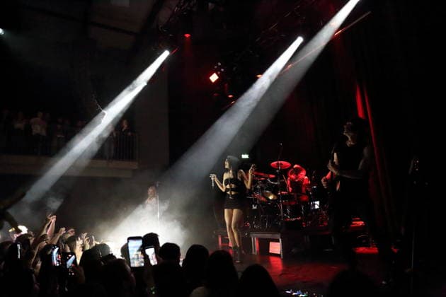 Maggie Lindemann bei einem Konzert im Hole 44 in Berlin, 27. April 2026. Maggie Lindemann Konzert Berlin