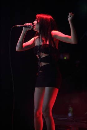 Maggie Lindemann bei einem Konzert im Hole 44 in Berlin, 27. April 2026. Maggie Lindemann Konzert Berlin