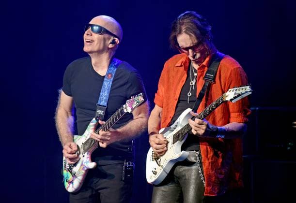 Joe Satriani, Steve Vai on stage for SatchVai Band Surfing With the Hydra 2026 Tour, Atlanta Symphony Hall, Atlanta, GA, April 27, 2026. Photo By: Derek Storm Everett Collection SatchVai Band Surfing With the Hydra 2026 Tour PUBLICATIONXNOTxINxCANxCHNxFRAxITAxJPNxNORxPOLxRUSxESPxUKxUSA