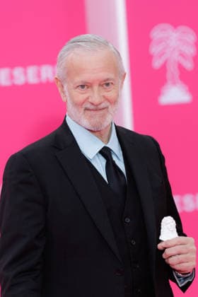 Pink Carpet - The 9th Canneseries International Festival - Day 5 Francis Huster attends the Day Five of the 9th Canneseries International Festival on April 27, 2026 in Cannes, France. Photo by ShootPix ABACAPRESS.COM Cannes France  Copyright: xShootpix ABACAx