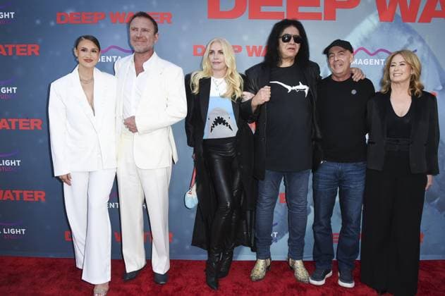 Johanna Harlin, Bob Yari, Renny Harlin, Gene Simmons, Amanda Harvey, Shannon Tweed at arrivals for DEEP WATER Premiere, Paramount Theater, Los Angeles, CA, April 27, 2026. Photo By: Elizabeth Goodenough Everett Collection DEEP WATER Premiere PUBLICATIONXNOTxINxCANxCHNxFRAxITAxJPNxNORxPOLxRUSxESPxUKxUSA