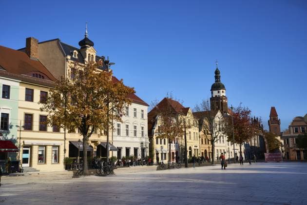 Häuserzeile am Altmarkt, zentraler Platz in der Altstadt von Cottbus, Brandenburg, Deutschland Häuserzeile am Altmarkt, central square in the old town of Cottbus, Brandenburg, Germany Copyright: imageBROKER GabrielexThielmann iblgth17486843.jpg