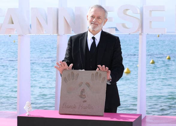 Francis Huster at a photocall for his handprints, on the Majestic beach during the 9th edition of the Canneseries festival in Cannes, on April 28, 2026 Denis Guignebourg Bestimage Francis Huster at a photocall for his handprints, on the Majestic beach during the 9th edition of the Canneseries festival in Cannes, on April 28, 2026 Cannes France  Copyright: xDenisxGuignebourgx xBestimagexDenisxGuignebourgx xBestimagex