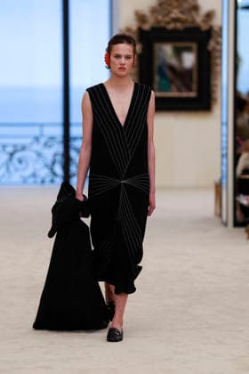 Chanel Collection Croisière 2026 2027 Chanel Cruise fashion show at the Casino municipal de Biarritz, France, on April 28, 2026 Olivier Borde Bestimage A model walks the runway at the Chanel Cruise 2025 fashion show at the Biarritz Municipal Casino, France, on April 28, 2026 Biarritz France  Copyright: xOLIVIERxBORDEx xBESTIMAGExOLIVIERxBORDEx xBESTIMAGEx