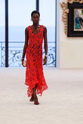 Chanel Collection Croisière 2026 2027 Chanel Cruise fashion show at the Casino municipal de Biarritz, France, on April 28, 2026 Olivier Borde Bestimage A model walks the runway at the Chanel Cruise 2025 fashion show at the Biarritz Municipal Casino, France, on April 28, 2026 Biarritz France  Copyright: xOLIVIERxBORDEx xBESTIMAGExOLIVIERxBORDEx xBESTIMAGEx