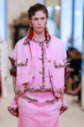 Chanel Collection Croisière 2026 2027 Chanel Cruise fashion show at the Casino municipal de Biarritz, France, on April 28, 2026 Olivier Borde Bestimage A model walks the runway at the Chanel Cruise 2025 fashion show at the Biarritz Municipal Casino, France, on April 28, 2026 Biarritz France  Copyright: xOLIVIERxBORDEx xBESTIMAGExOLIVIERxBORDEx xBESTIMAGEx