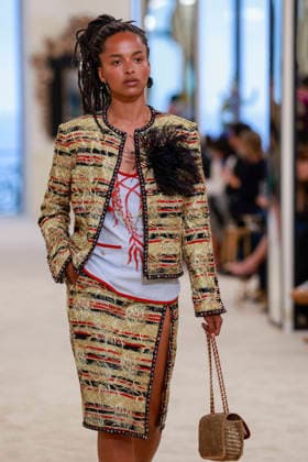 Chanel Collection Croisière 2026 2027 Chanel Cruise fashion show at the Casino municipal de Biarritz, France, on April 28, 2026 Olivier Borde Bestimage A model walks the runway at the Chanel Cruise 2025 fashion show at the Biarritz Municipal Casino, France, on April 28, 2026 Biarritz France  Copyright: xOLIVIERxBORDEx xBESTIMAGExOLIVIERxBORDEx xBESTIMAGEx