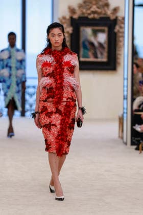 Chanel Collection Croisière 2026 2027 Chanel Cruise fashion show at the Casino municipal de Biarritz, France, on April 28, 2026 Olivier Borde Bestimage A model walks the runway at the Chanel Cruise 2025 fashion show at the Biarritz Municipal Casino, France, on April 28, 2026 Biarritz France  Copyright: xOLIVIERxBORDEx xBESTIMAGExOLIVIERxBORDEx xBESTIMAGEx