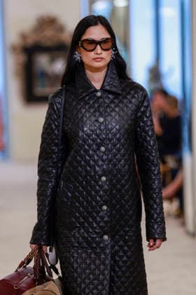 Chanel Collection Croisière 2026 2027 Chanel Cruise fashion show at the Casino municipal de Biarritz, France, on April 28, 2026 Olivier Borde Bestimage A model walks the runway at the Chanel Cruise 2025 fashion show at the Biarritz Municipal Casino, France, on April 28, 2026 Biarritz France  Copyright: xOLIVIERxBORDEx xBESTIMAGExOLIVIERxBORDEx xBESTIMAGEx
