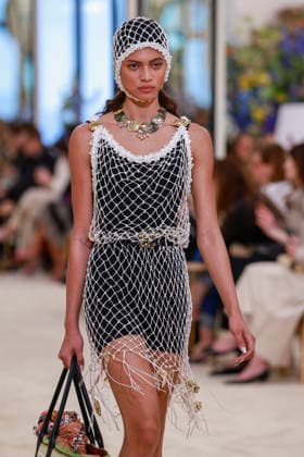 Chanel Collection Croisière 2026 2027 Chanel Cruise fashion show at the Casino municipal de Biarritz, France, on April 28, 2026 Olivier Borde Bestimage A model walks the runway at the Chanel Cruise 2025 fashion show at the Biarritz Municipal Casino, France, on April 28, 2026 Biarritz France  Copyright: xOLIVIERxBORDEx xBESTIMAGExOLIVIERxBORDEx xBESTIMAGEx