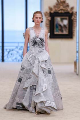 Chanel Collection Croisière 2026 2027 Chanel Cruise fashion show at the Casino municipal de Biarritz, France, on April 28, 2026 Olivier Borde Bestimage A model walks the runway at the Chanel Cruise 2025 fashion show at the Biarritz Municipal Casino, France, on April 28, 2026 Biarritz France  Copyright: xOLIVIERxBORDEx xBESTIMAGExOLIVIERxBORDEx xBESTIMAGEx