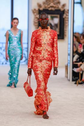 Chanel Collection Croisière 2026 2027 Chanel Cruise fashion show at the Casino municipal de Biarritz, France, on April 28, 2026 Olivier Borde Bestimage A model walks the runway at the Chanel Cruise 2025 fashion show at the Biarritz Municipal Casino, France, on April 28, 2026 Biarritz France  Copyright: xOLIVIERxBORDEx xBESTIMAGExOLIVIERxBORDEx xBESTIMAGEx