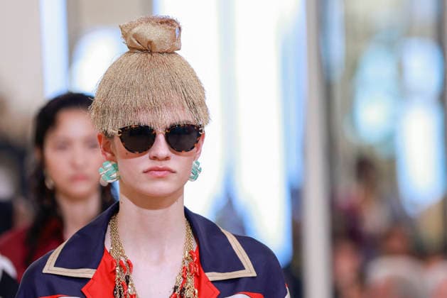 Chanel N°2 Collection Croisière 2026 2027 Chanel Cruise fashion show at the Biarritz Municipal Casino, April 28, 2026 Olivier Borde Betimage A model walks the runway at the Chanel Cruise 2025 fashion show at the Biarritz Municipal Casino, France, on April 28, 2026 Biarritz France  Copyright: xOLIVIERxBORDEx xBESTIMAGExOLIVIERxBORDEx xBESTIMAGEx