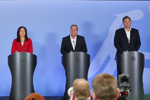 Berlin, Deutschland, 28.04.2026: Bundesministerium der Verteidigung: Roundtable zur Stärkung der deutsch-ukrainischen Kooperation: Bundesministerin für Wirtschaft und Energie Katherina Reiche (CDU), Bundesminister der Verteidigung Boris Pistorius (SPD), Bundesminister der Finanzen Lars Klingbeil (SPD) *** Berlin, Germany, 28 04 2026 Federal Ministry of Defense Roundtable on strengthening German-Ukrainian cooperation Federal Minister for Economic Affairs and Energy Katherina Reiche CDU , Federal Minister of Defense Boris Pistorius SPD , Federal Minister of Finance Lars Klingbeil SPD Copyright: xdtsxNachrichtenagenturx dts_117012