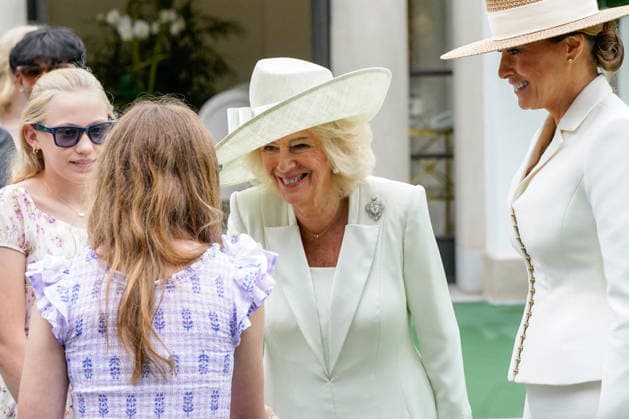 First Lady Melania Trump and Queen Camilla Meet Students at the White House WASHINGTON, DC - APRIL 28: U.S. First Lady Melania Trump, right, and the United Kingdom’s Queen Camilla attend an event with students on Tuesday, April 28, 2026 at the White House in Washington, D.C.Photo by Maxine Wallace Pool ABACAPRESS.COM Washington DC United States  Copyright: xPool ABACAx