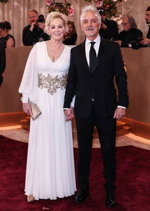 83rd Annual Golden Globe Awards - Arrivals BEVERLY HILLS, LOS ANGELES, CALIFORNIA, USA - JANUARY 11: Jean Smart and boyfriend Joe Pacheco arrive at the 83rd Annual Golden Globe Awards held at The Beverly Hilton Hotel on January 11, 2026 in Beverly Hills, Los Angeles, California, United States. (Photo by Xavier Collin Image Press Agency)